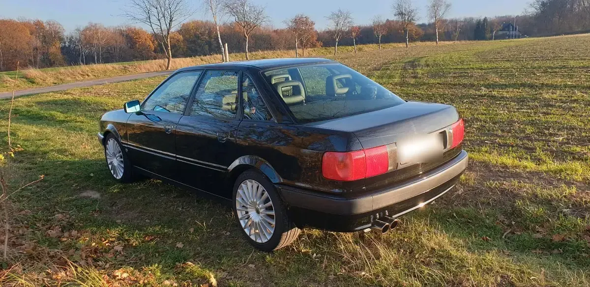 Używany Audi 80 174 KM (127 kW) 1992 Czarny Sedan/Limuzyna