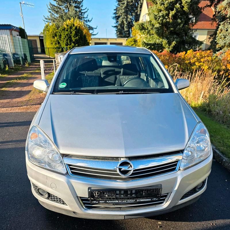 Gebraucht Opel Astra Edition 90 PS (66 kW) 2008 Grau Limousine