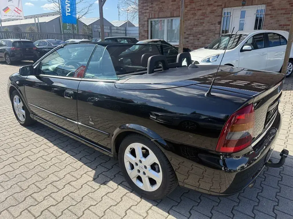Gebraucht Opel Astra Cabriolet 147 PS (108 kW) 2001 Schwarz Cabrio