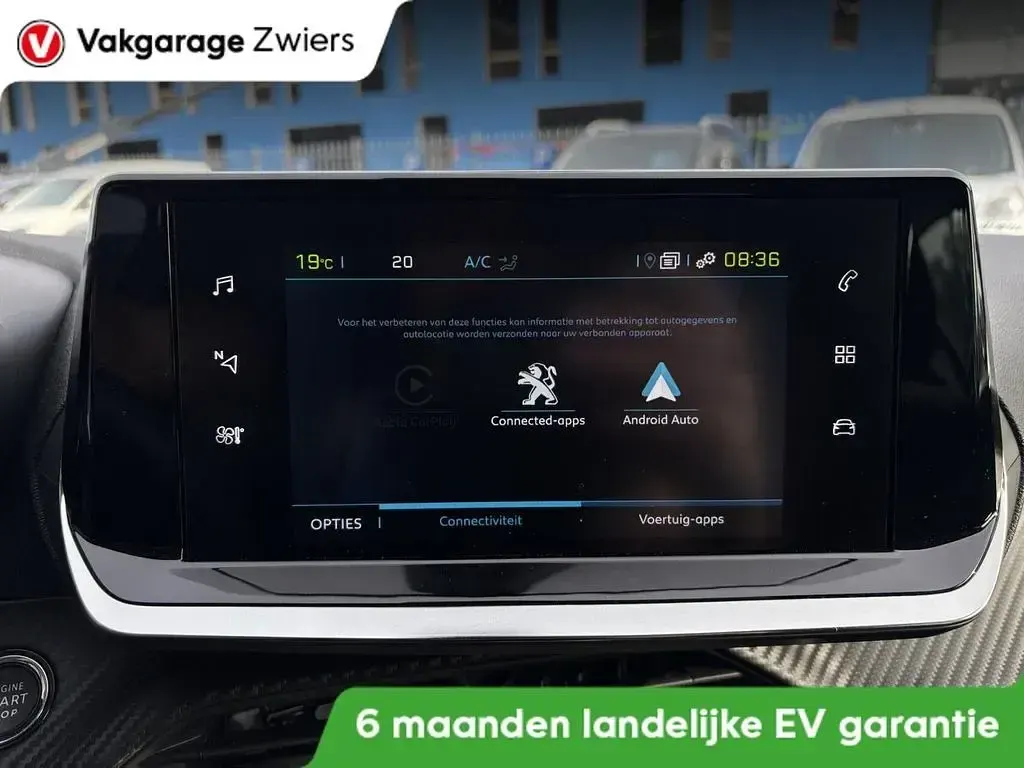 Gebraucht Peugeot e-208 Active 100 kW (136 PS) 2023 Gelb Kleinwagen