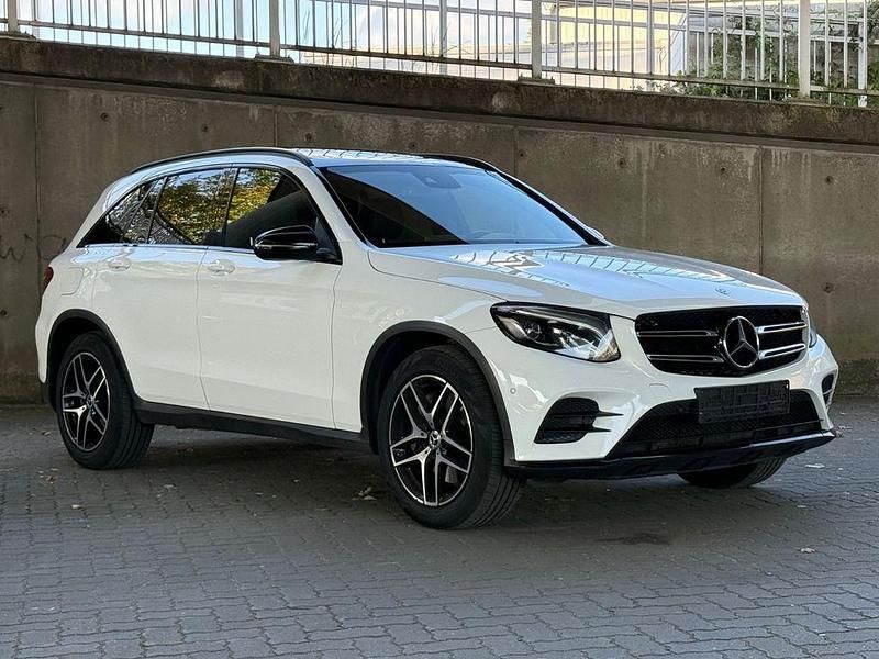 Weiß Gebraucht 2019 Mercedes GLC250 AMG SUV | 23.250 € (Guter Preis) - Bild 1/4