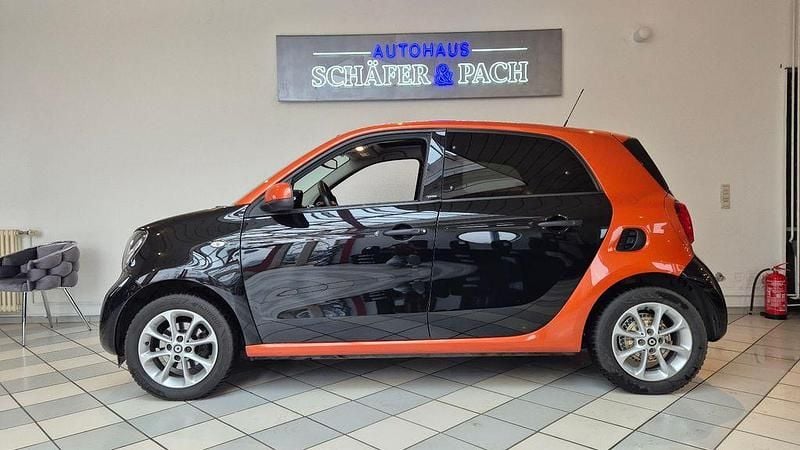 Gebraucht Smart ForFour Basis 90 PS (66 kW) 2019 Schwarz Kleinwagen