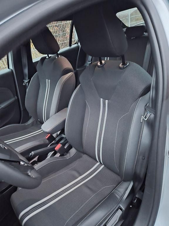 Gebraucht Opel Corsa 101 PS (74 kW) 2024 Silber Kleinwagen