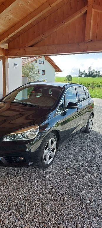 Schwarz Gebraucht 2017 BMW 218 Active Tourer Sport Line Van / Kleinbus | 11.000 € (Guter Preis) - Bild 1/4