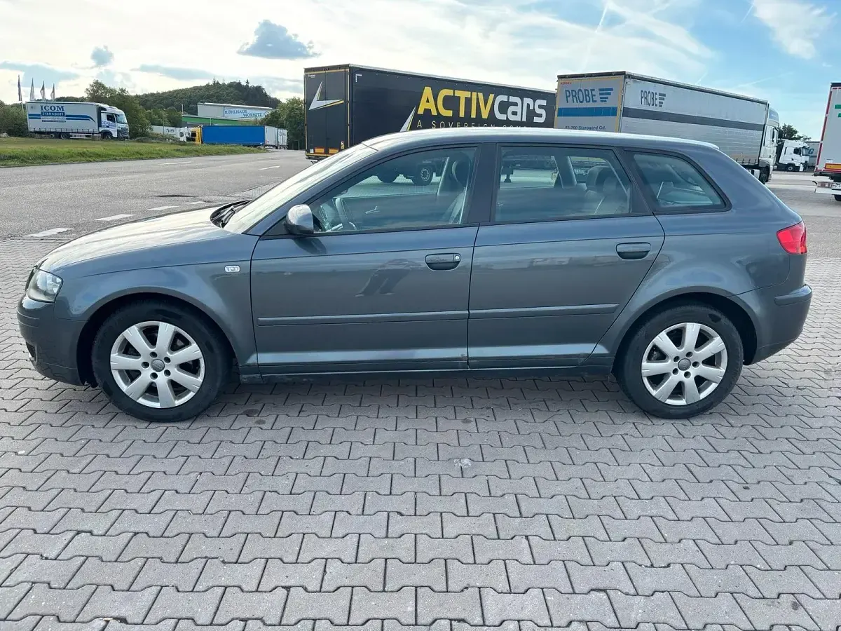 Gebraucht Audi A3 Attraction 140 PS (102 kW) 2006 Grau Kleinwagen