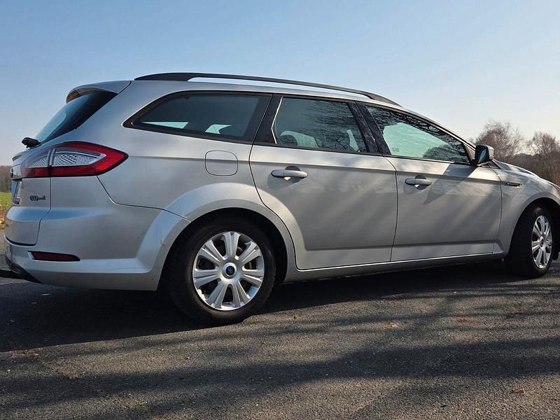 Gebraucht Ford Mondeo Titanium 116 PS (85 kW) 2012 Grau Limousine