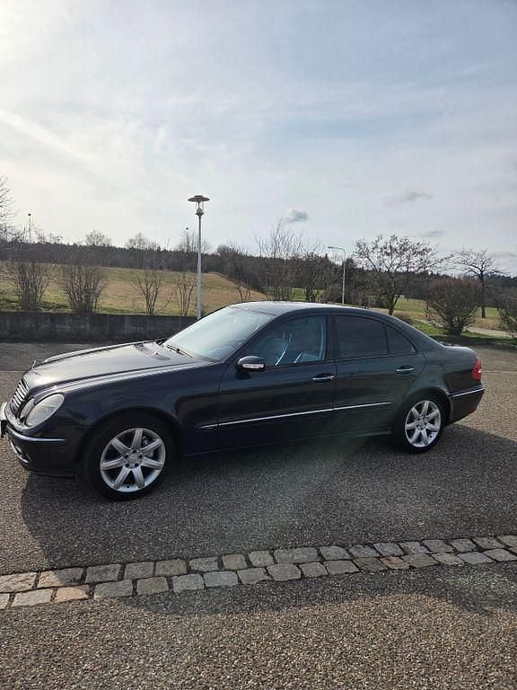 Gebraucht Mercedes E350 Avantgarde 272 PS (200 kW) 2005 Blau Limousine