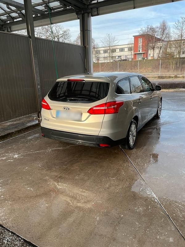 Usata Ford Focus 120 CV (88 kW) 2015 Beige Station wagon