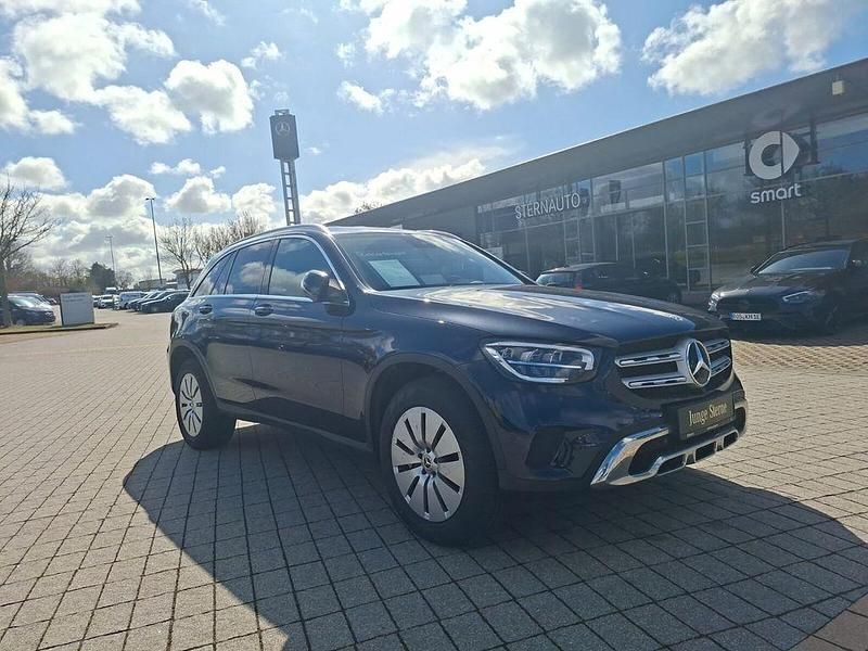 Gebraucht Mercedes GLC300e Exclusive 320 PS (235 kW) 2022 Cavansitblau metallic SUV