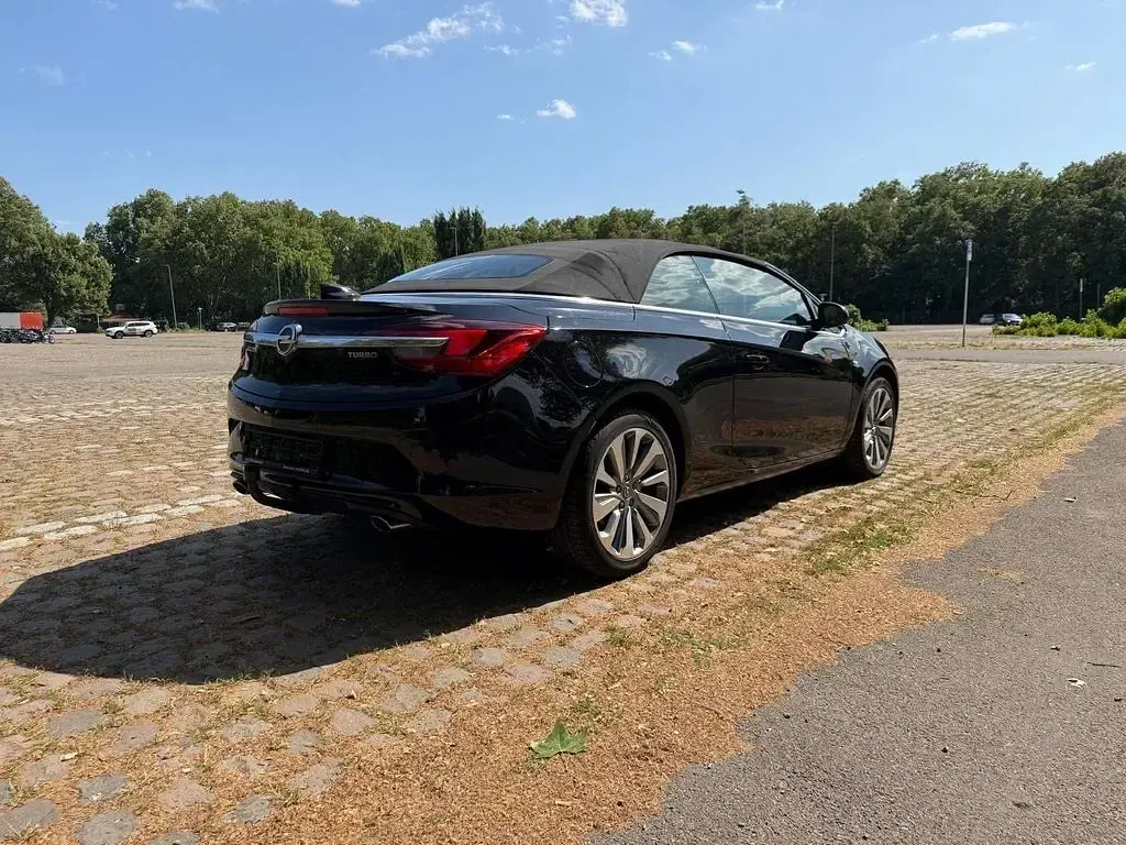 Gebraucht Opel Cascada Edition 200 PS (147 kW) 2018 Schwarz Cabrio