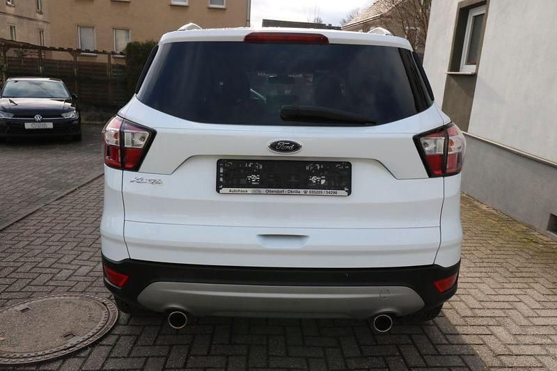 Gebraucht Ford Kuga Cool & Connect 150 PS (110 kW) 2019 Weiß SUV