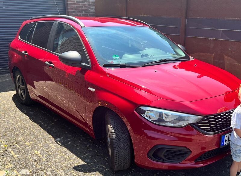 Rot Gebraucht 2017 Fiat Tipo Street Kombi | 8.790 € (Fairer Preis) - Bild 1/4