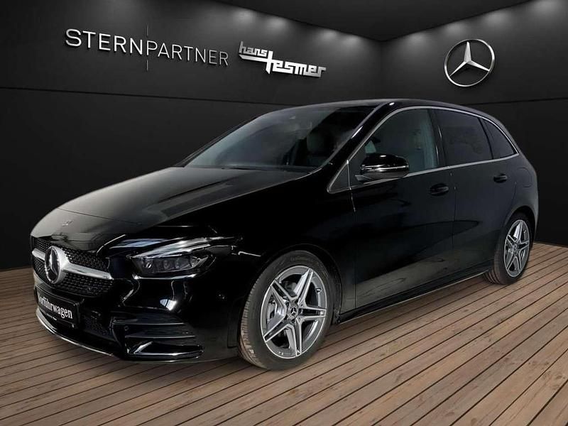 Kosmosschwarz Gebraucht 2022 Mercedes B200 AMG Van / Kleinbus | 30.950 € (Etwas zu teuer) - Bild 1/3
