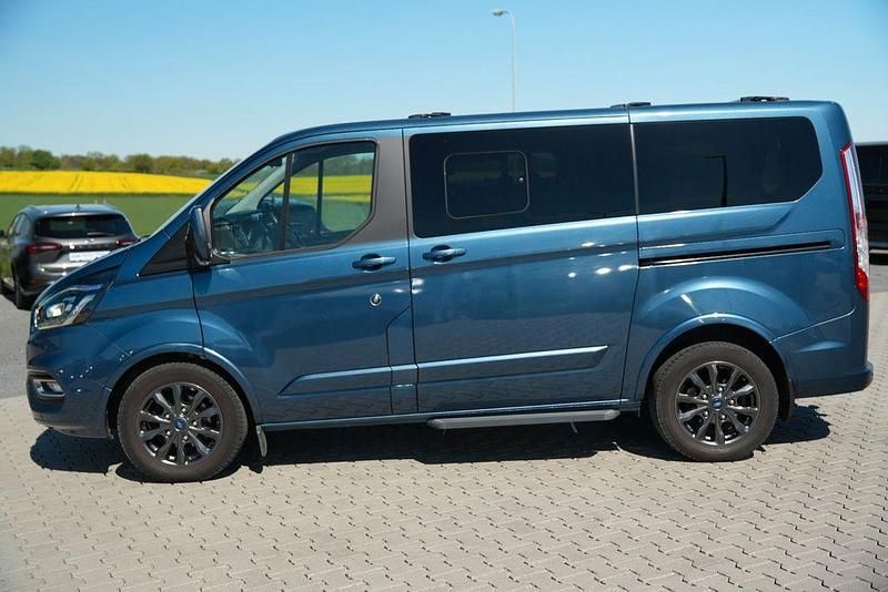 Gebraucht Ford Tourneo Titanium 185 PS (136 kW) 2020 Blau Van / Kleinbus
