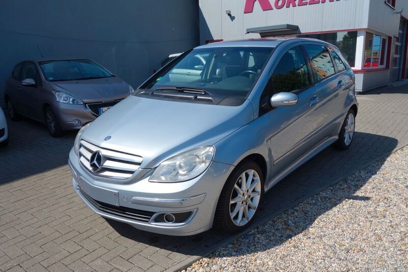 Blau Gebraucht 2007 Mercedes B200 Edition Van / Kleinbus | 4.889 € (Guter Preis) - Bild 1/4