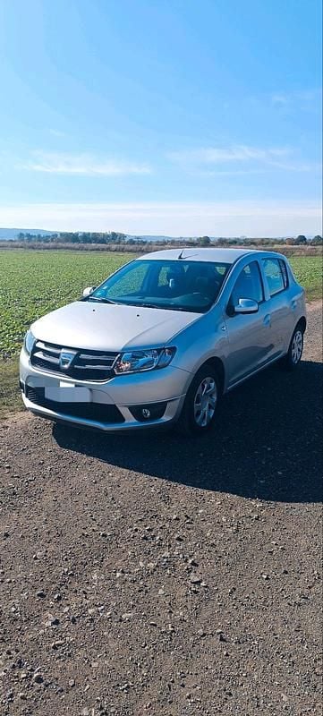 Grau Gebraucht 2016 Dacia Sandero Kleinwagen | 5.500 € (Superpreis) - Bild 1/4