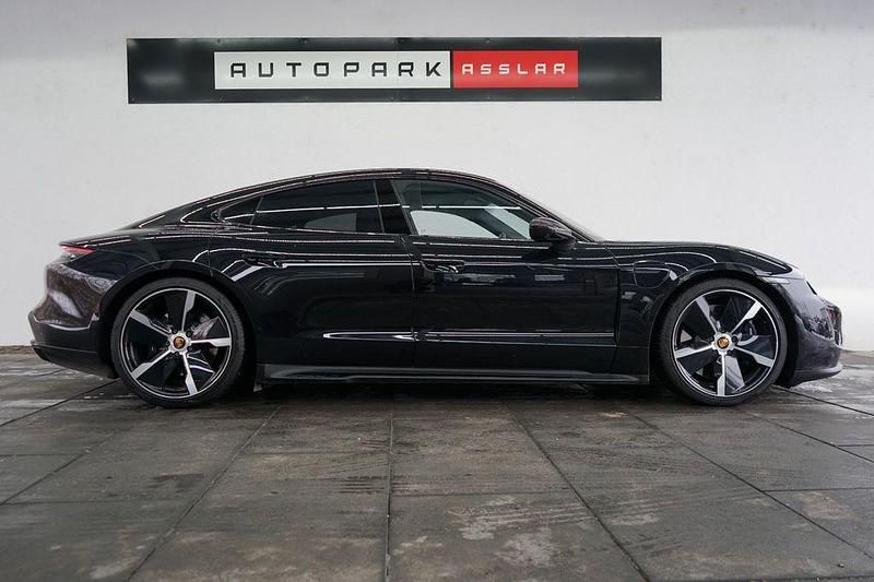 Schwarz Gebraucht 2022 Porsche Taycan GTS Limousine | 77.780 € (Fairer Preis) - Bild 1/4