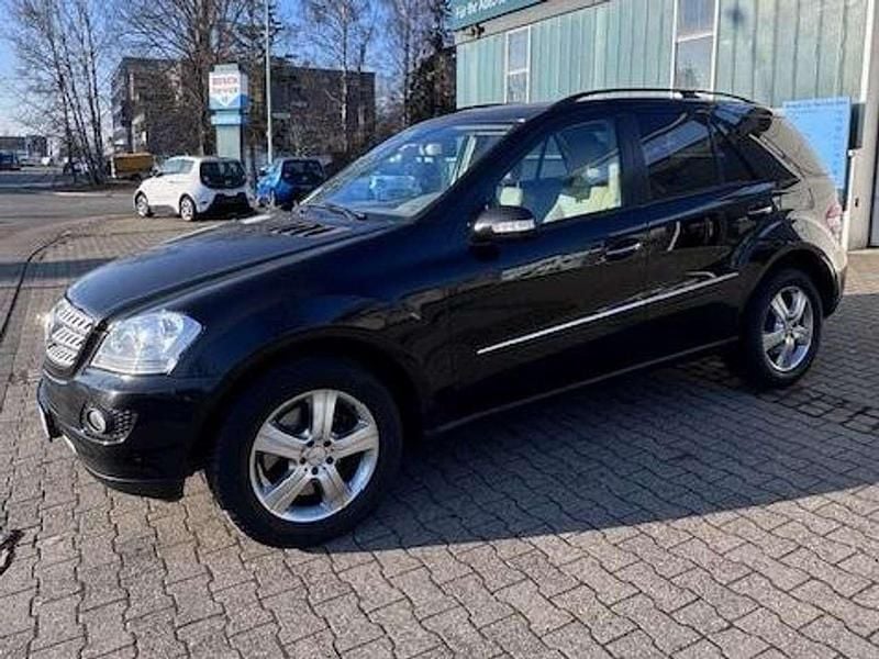 Gebraucht Mercedes ML420 306 PS (225 kW) 2007 Schwarz SUV