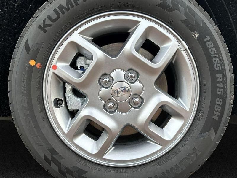 Gebraucht Hyundai Inster Trend 71 kW (97 PS) 2025 Buttercream yellow / min Kleinwagen