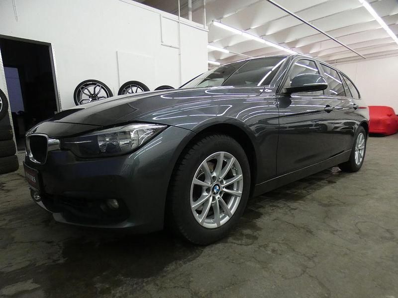 Gebraucht BMW 320 Advantage 184 PS (135 kW) 2017 Grau Kombi