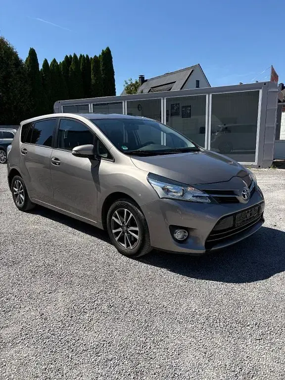Gebraucht Toyota Verso Comfort 111 PS (81 kW) 2014 Van / Kleinbus
