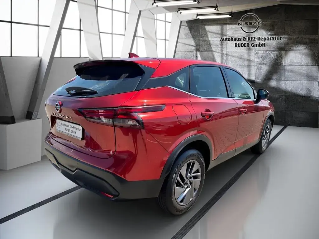 Gebraucht Nissan Qashqai Acenta 140 PS (102 kW) 2022 Fuji sunset red (metallic) SUV
