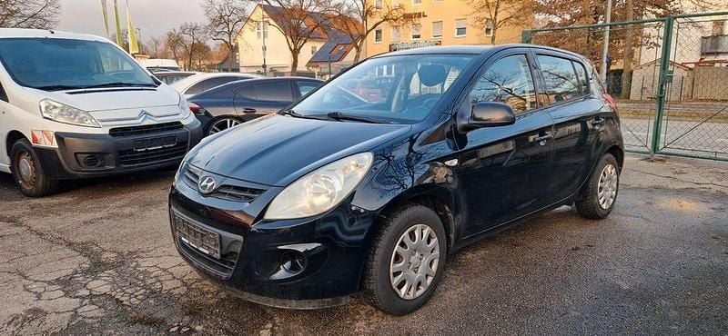 Schwarz Gebraucht 2010 Hyundai i20 Edition Limousine | 1.900 € (Superpreis) - Bild 1/4