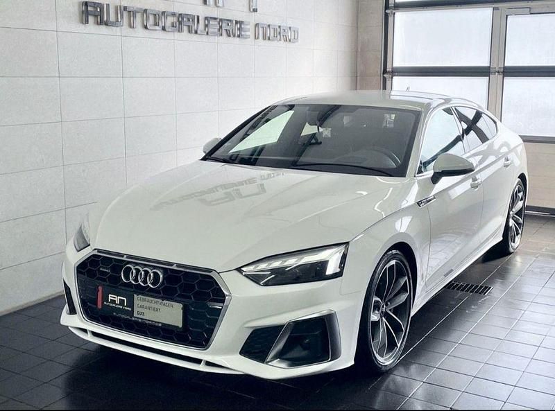 Weiß Gebraucht 2021 Audi A5 Sportback S-Line Limousine | 33.490 € (Guter Preis) - Bild 1/4