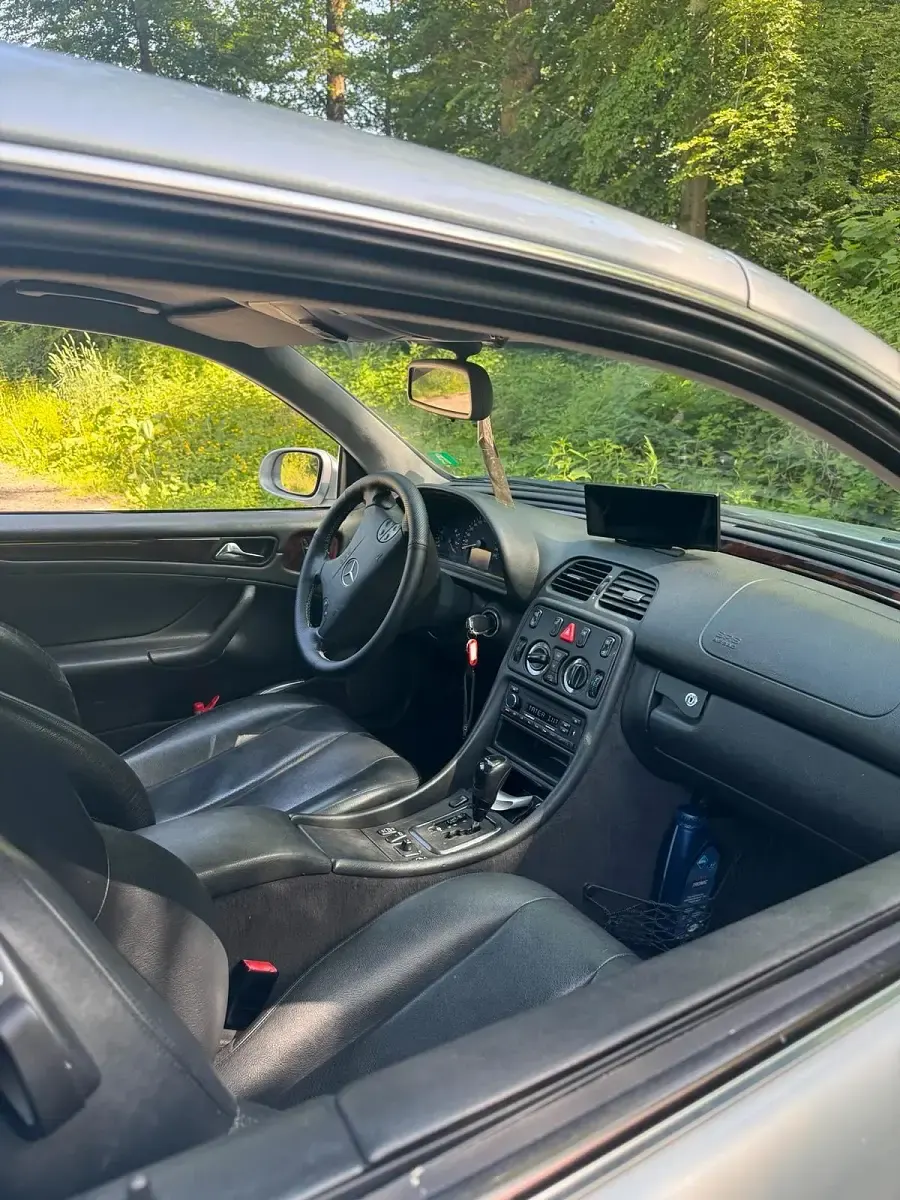 Gebraucht Mercedes CLK200 163 PS (119 kW) 2001 Silber Coupé