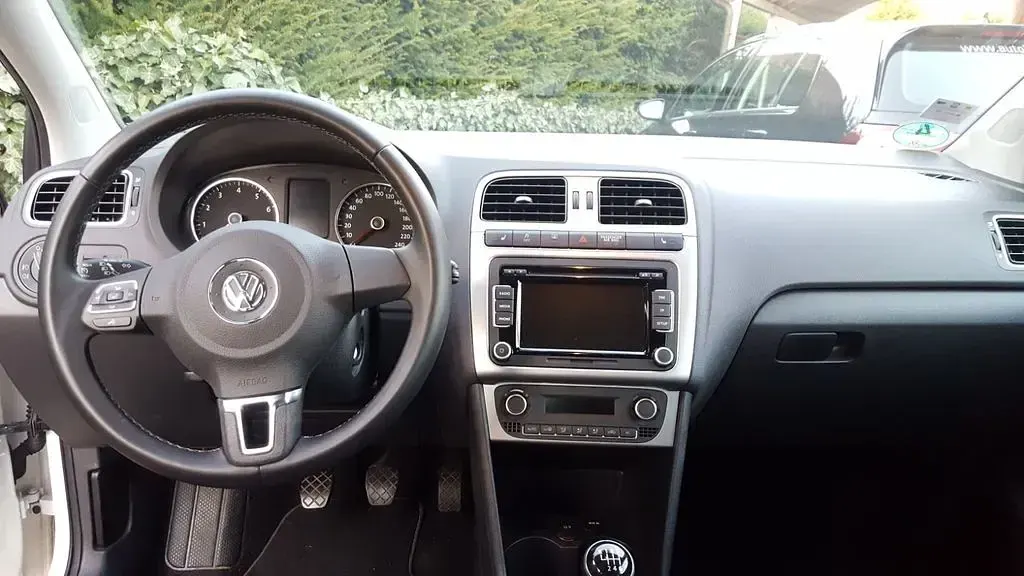 Gebraucht VW Polo Life 105 PS (77 kW) 2013 Weiß Kleinwagen