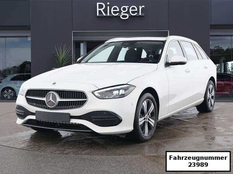 Weiß Gebraucht 2024 Mercedes C300e Avantgarde Limousine | 35.990 € (Guter Preis) - Bild 1/4