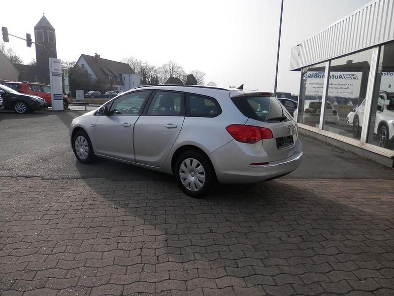 Gebraucht Opel Astra Selection 136 PS (100 kW) 2014 Silber Kombi