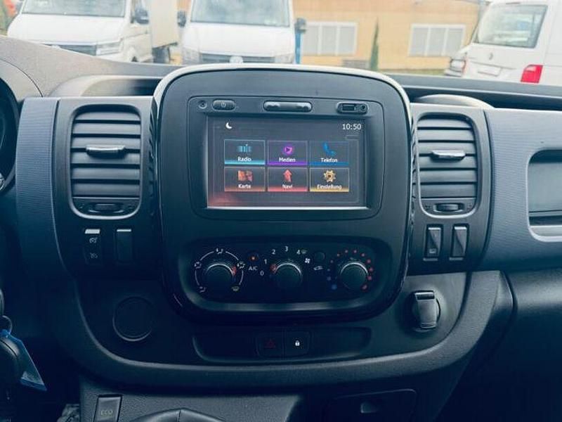 Gebraucht Opel Vivaro 120 PS (88 kW) 2017 Weiß Van / Kleinbus