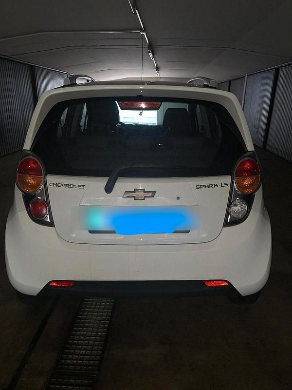 Gebraucht Chevrolet Spark LS 82 PS (60 kW) 2011 Weiß Kleinwagen