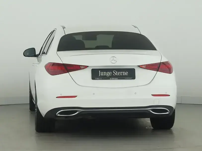 Gebraucht Mercedes C300 Avantgarde 265 PS (194 kW) 2022 Unilack polarweiss Limousine