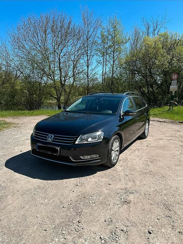 Second-hand VW Passat 140 CP (102 kW) 2013 Negru Break