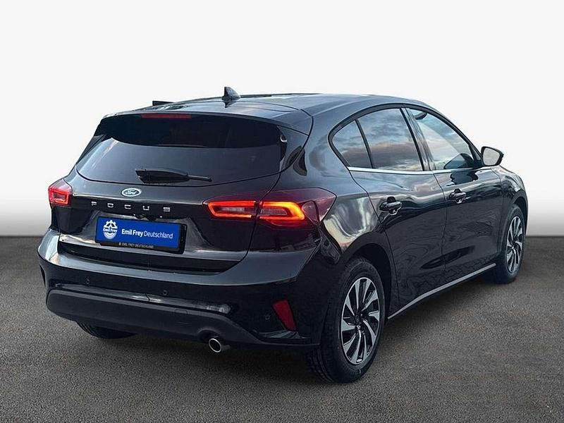 Neu Ford Focus Titanium 125 PS (91 kW) 2025 Agate black metallic Limousine
