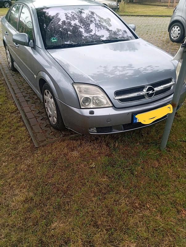 Grau Gebraucht 2004 Opel Vectra Limousine | 489 € (Superpreis) - Bild 1/4