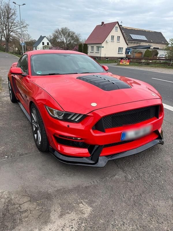 Rot Gebraucht 2015 Ford Mustang GT Coupé | 24.000 € - Bild 1/4