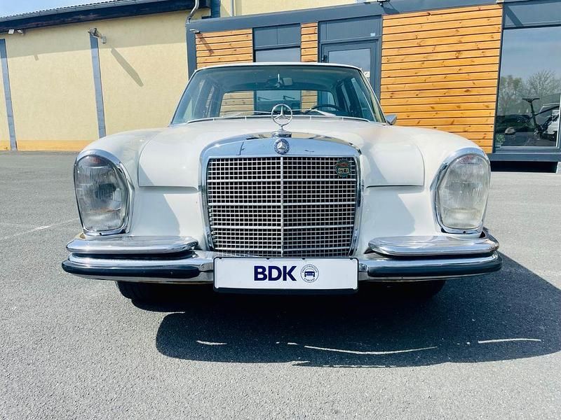 Gebraucht Mercedes 280 SE 160 PS (117 kW) 1968 Weiß Limousine