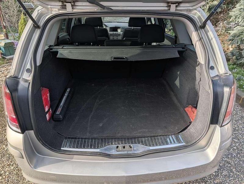 Gebraucht Opel Astra 116 PS (85 kW) 2007 Grau Kombi