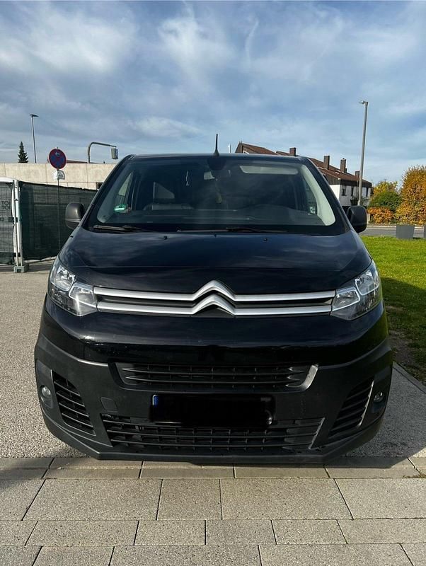 Schwarz Gebraucht 2021 Citroën Jumpy Van / Kleinbus | 8.200 € (Etwas zu teuer) - Bild 1/4