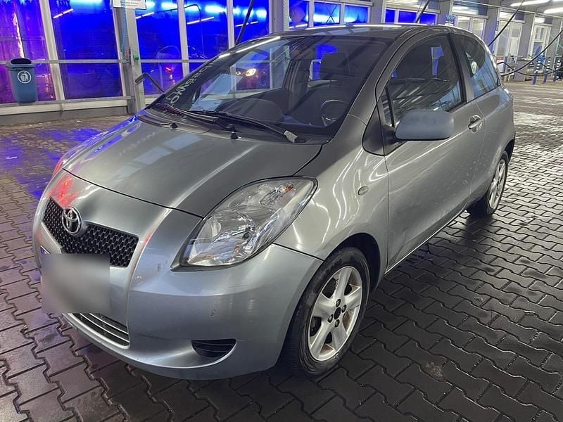 Gebraucht Toyota Yaris 87 PS (63 kW) 2007 Grau Kleinwagen