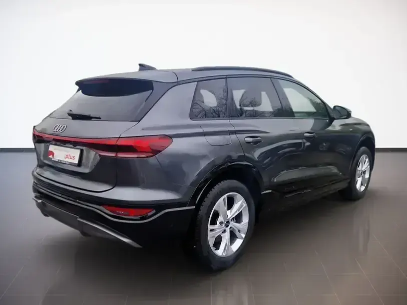 Gebraucht Audi Q6 e-tron S-Line 185 kW (252 PS) 2025 Daytonagrau perleffekt SUV