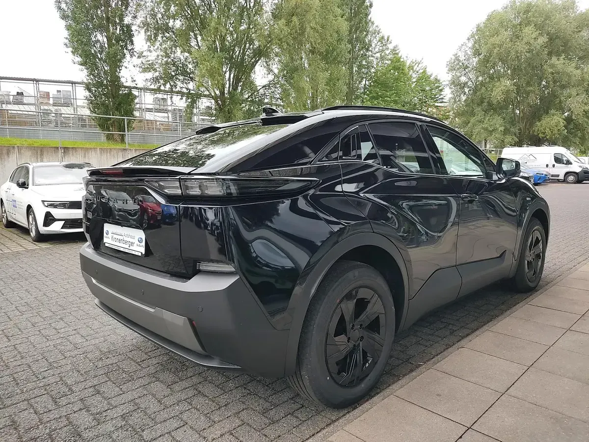 Neu Subaru Uncharted Active 164 kW (224 PS) 2026 Attitude black mica SUV