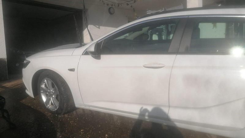 Weiß Gebraucht 2020 Opel Insignia Kombi | 12.998 € (Superpreis) - Bild 1/4