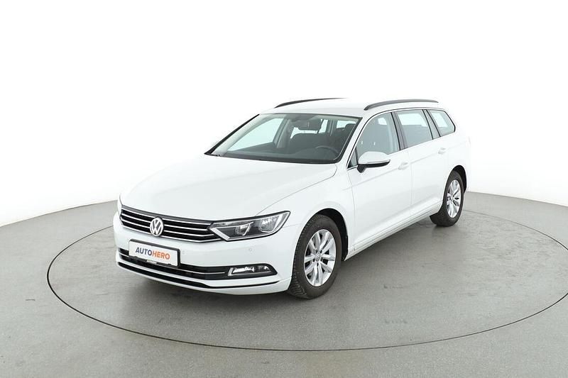 Weiß Gebraucht 2015 VW Passat Comfortline Kombi | 15.080 € (Fairer Preis) - Bild 1/3