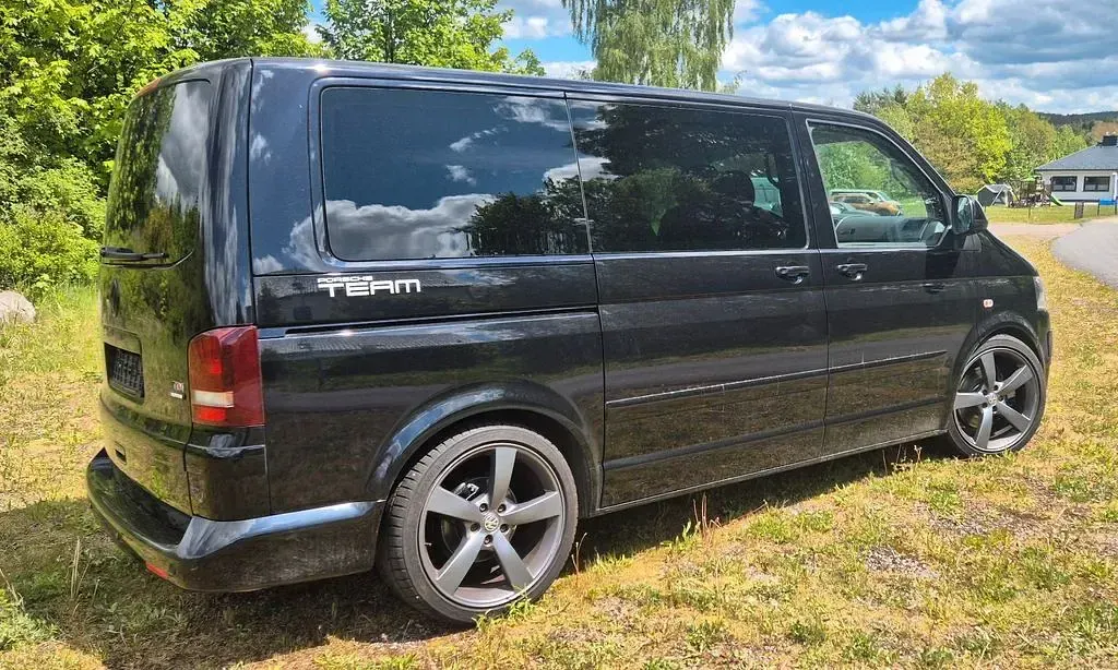 Gebraucht VW Multivan Team 179 PS (131 kW) 2010 Schwarz Van / Kleinbus