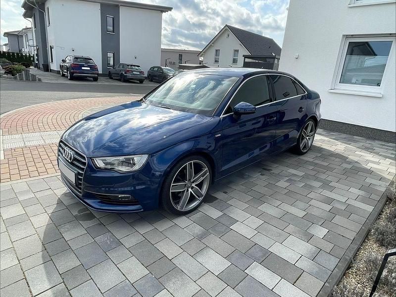 Gebraucht Audi A3 S-Line 150 PS (110 kW) 2015 Blau Limousine