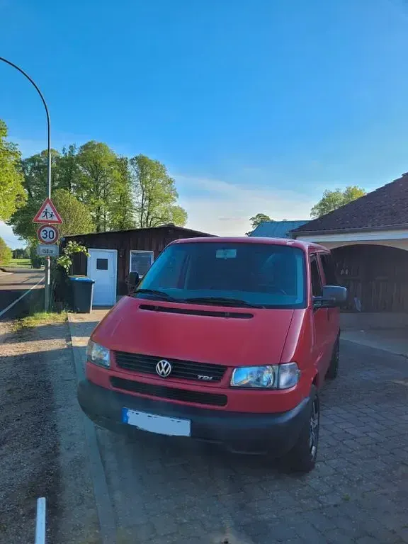 Używany VW T4 102 KM (75 kW) 2002 Czerwony Van